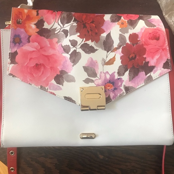 Badgley Mischka hand bag, floral pattern. - Picture 3 of 6